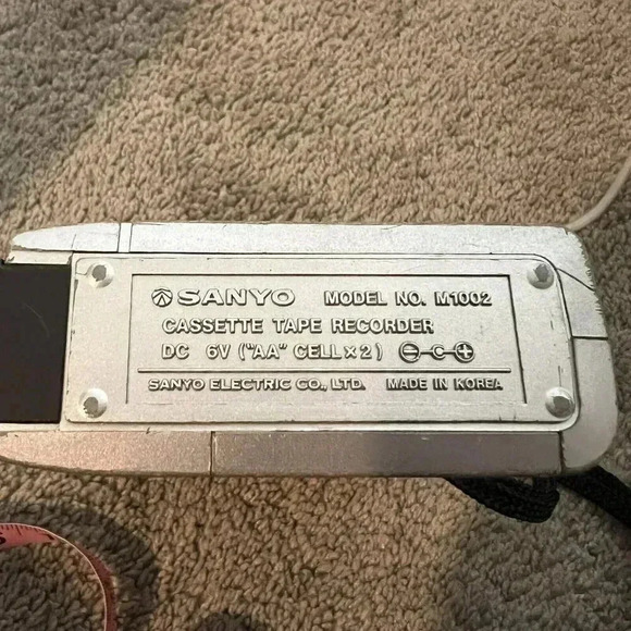 Sanyo Cassette Tape Voice Recorder M1002 (Working) - Picture 8 of 8